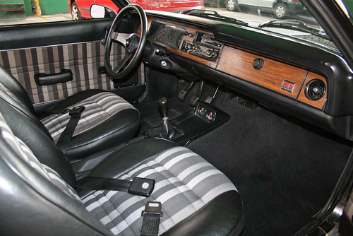 interior de cuero de coupe ford taunus gt linea vieja